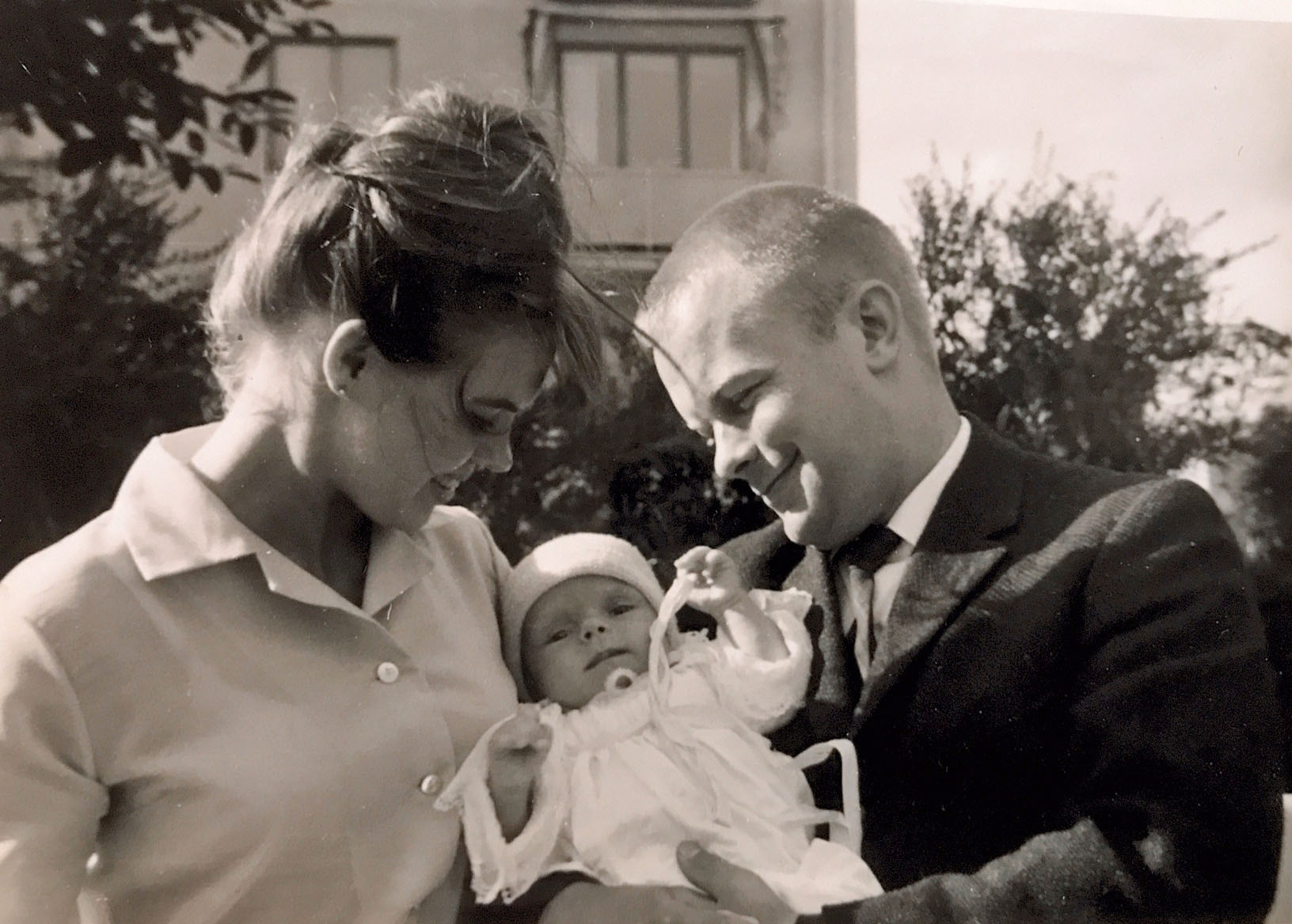 Nyfödd Joe med mamma Kertsin och pappa Leif Formgren.
