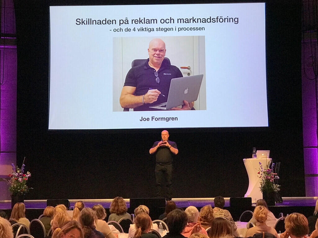 Joe Formgren föreläste om reklam och marknadsföring för Sveriges fotterapeuter i Gävle.